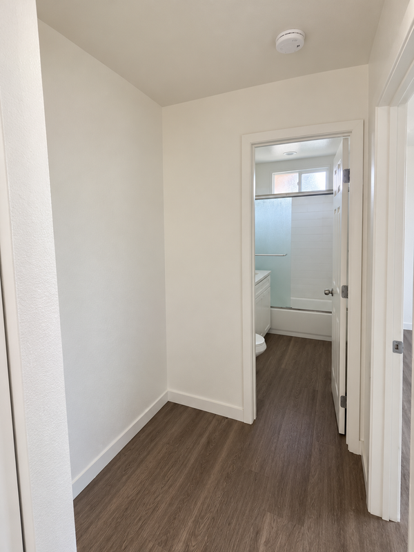 438 Delaware St - Photo 5 of 10