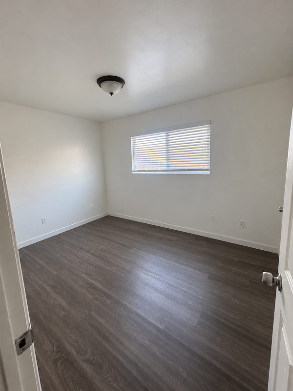 438 Delaware St - Photo 7 of 10