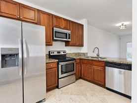 8833 S Isles Cir - Photo 1 of 1