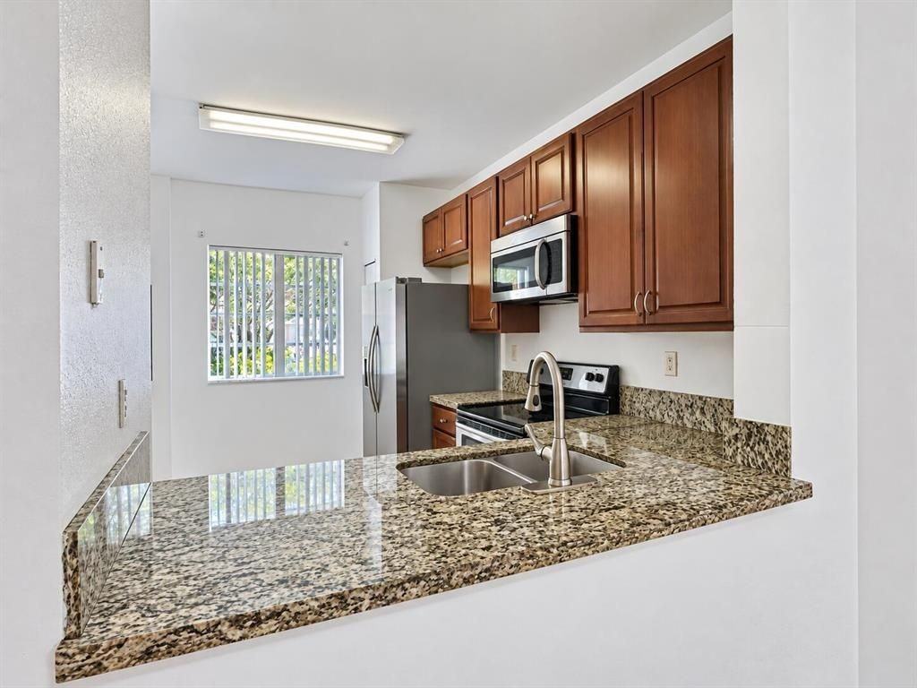 8833 S Isles Cir - Photo 3 of 14