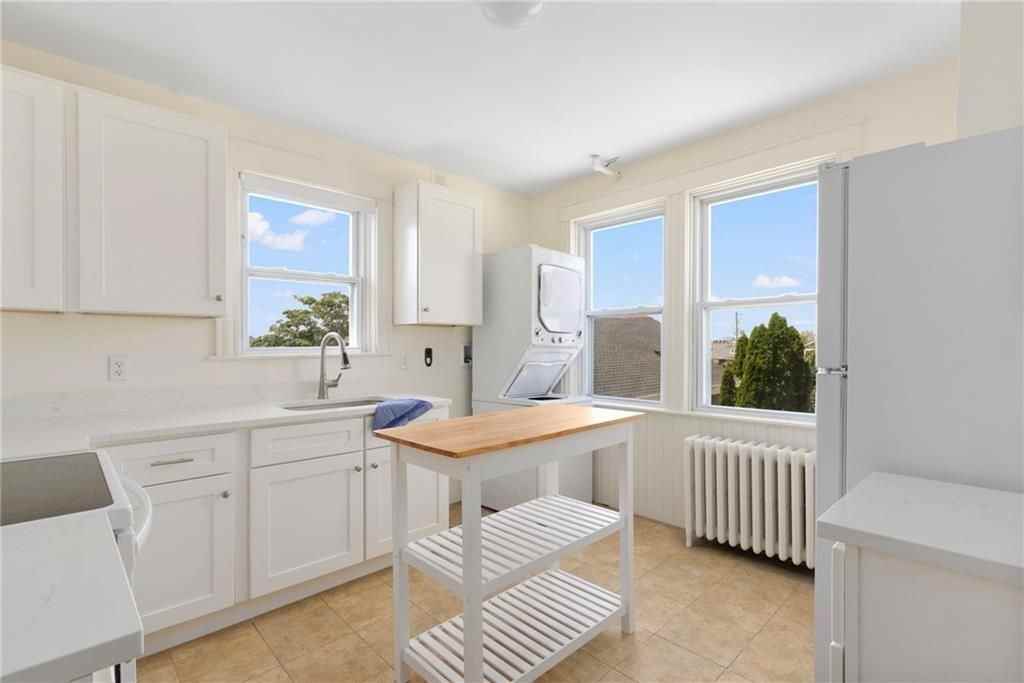 527 Thames St ##3 - Photo 4 of 21