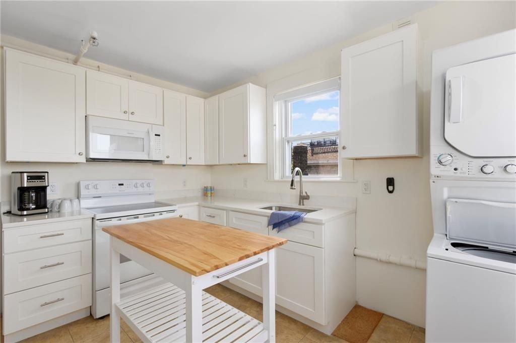 527 Thames St ##3 - Photo 5 of 21