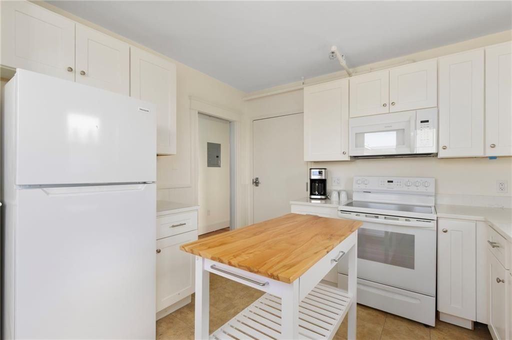 527 Thames St ##3 - Photo 6 of 21
