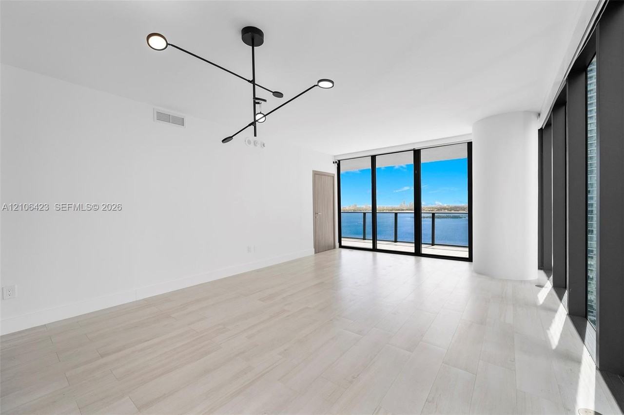 NE 32nd St & Biscayne Blvd - Photo 2 of 21