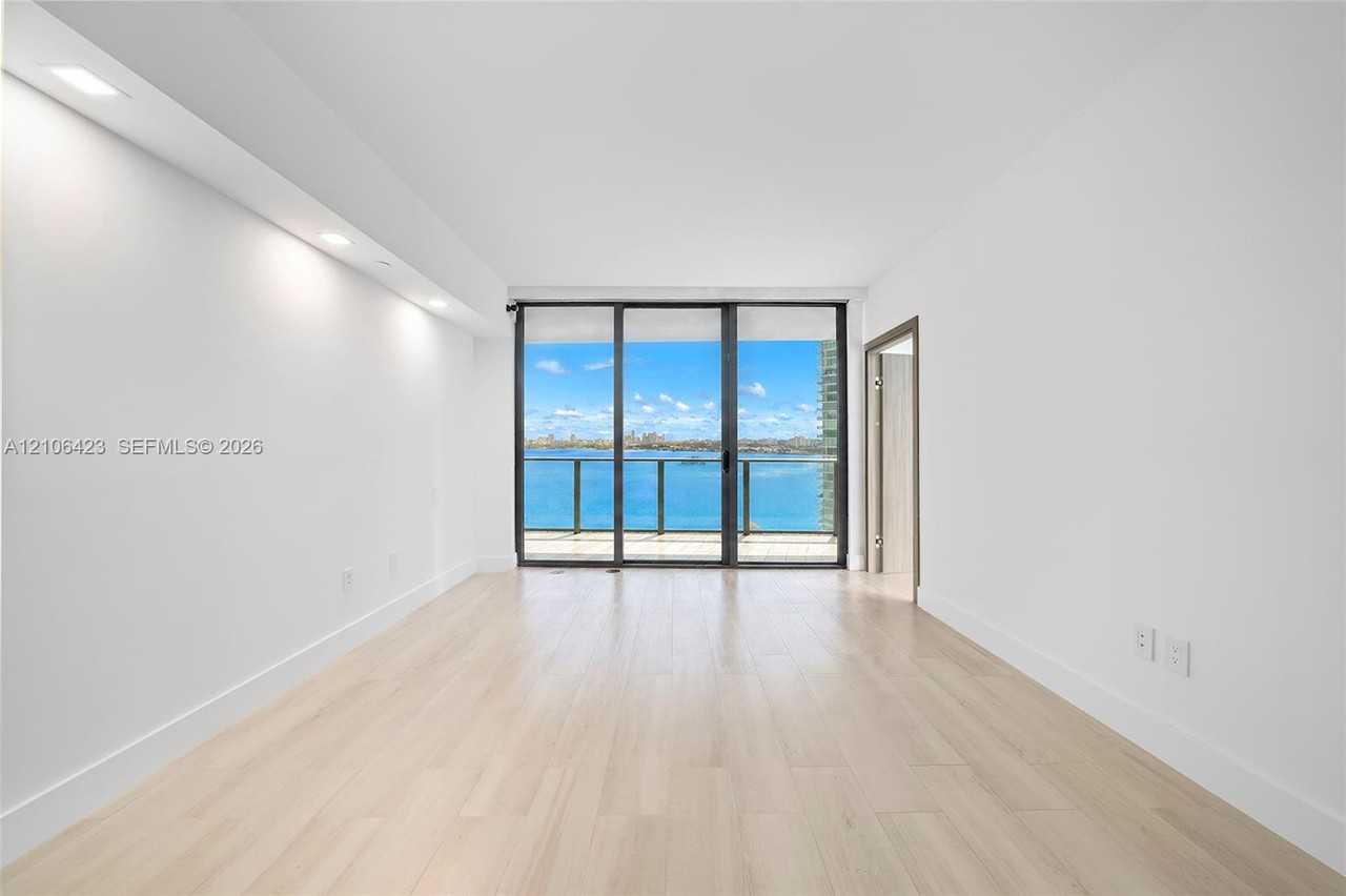 NE 32nd St & Biscayne Blvd - Photo 7 of 21