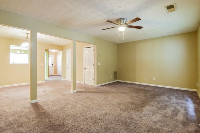 2416 Piering Dr - Photo 5 of 13