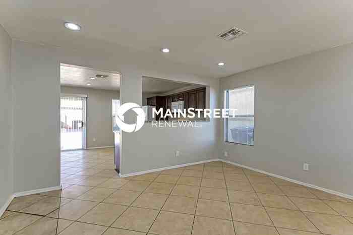5632 S Vine Ave - Photo 3 of 17