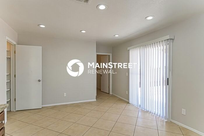 5632 S Vine Ave - Photo 4 of 17