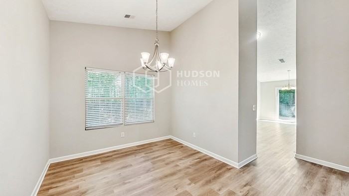 43 Clover Ct - Photo 7 of 33