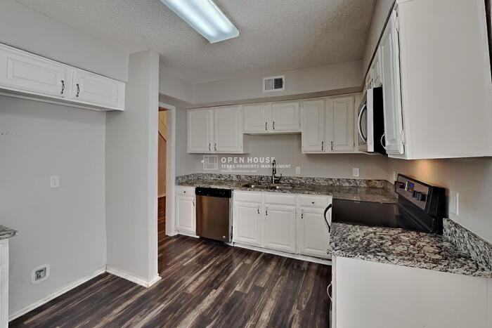 3901 Furneaux Ln - Photo 6 of 22