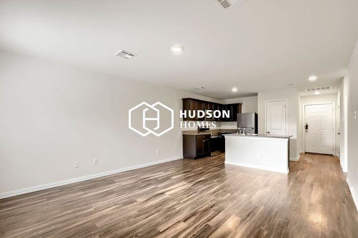 1108 S 8th St - Photo 4 of 14
