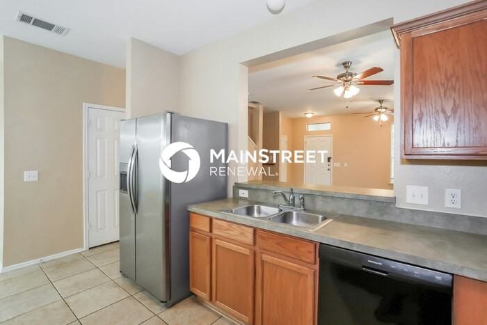 10708 Astor Dr - Photo 5 of 16