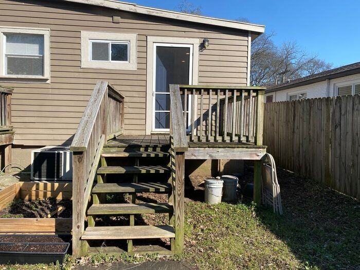 1216 Pennock Ave #B - Photo 2 of 21