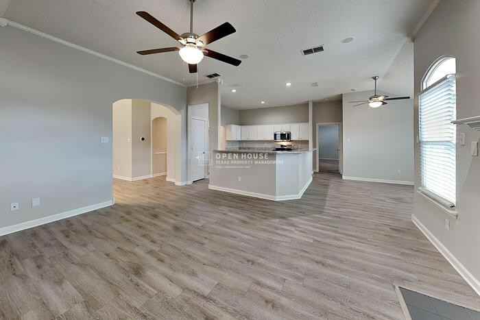 5932 Hillview Dr - Photo 6 of 23