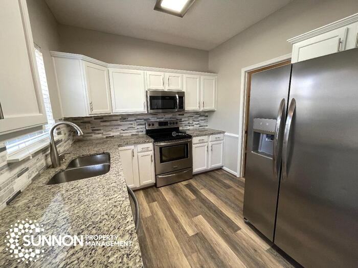 3824 Sipes Ln - Photo 2 of 17