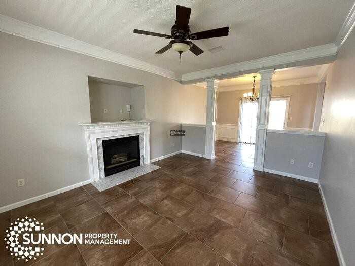 3824 Sipes Ln - Photo 4 of 17
