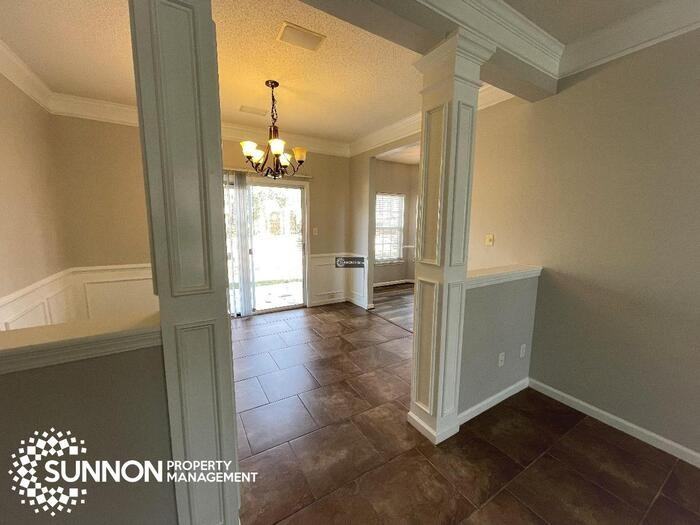 3824 Sipes Ln - Photo 6 of 17
