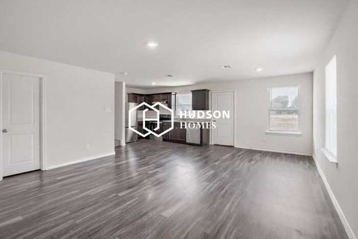 517 39th St #B - Photo 4 of 14