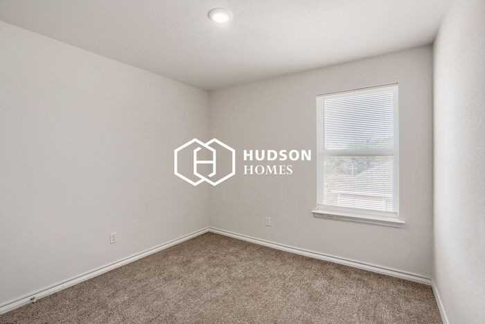 517 39th St #B - Photo 7 of 14
