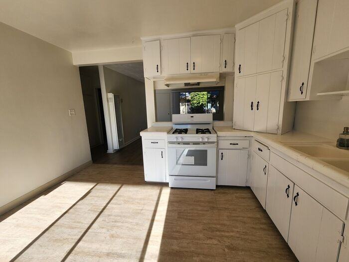 4436 Rosebud Ln #B - Photo 4 of 20