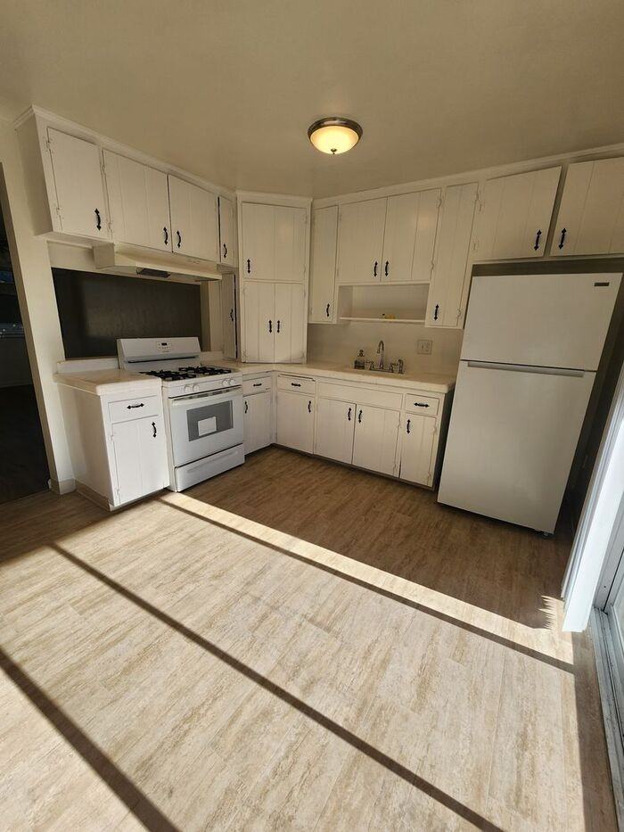 4436 Rosebud Ln #B - Photo 6 of 20