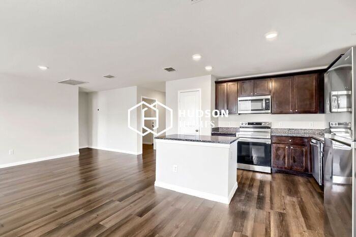 4509 Circle C Dr - Photo 5 of 14