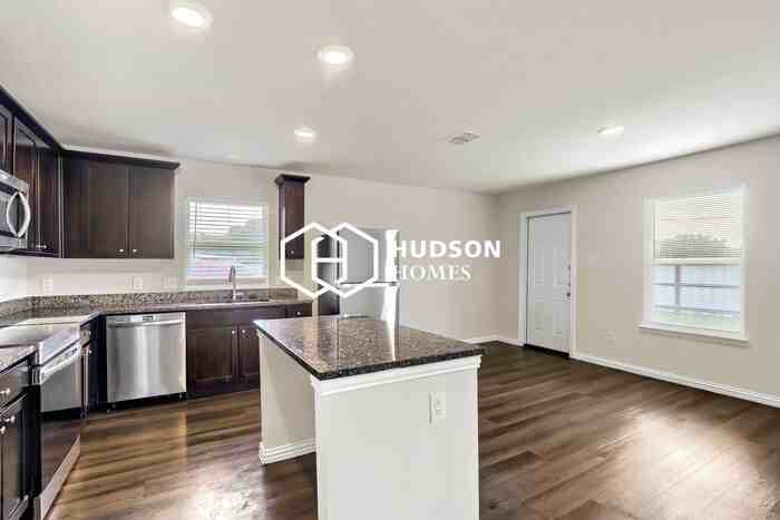 4509 Circle C Dr - Photo 6 of 14