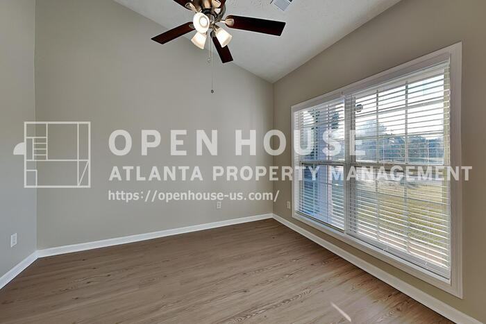 845 Clairidge Ln - Photo 6 of 22