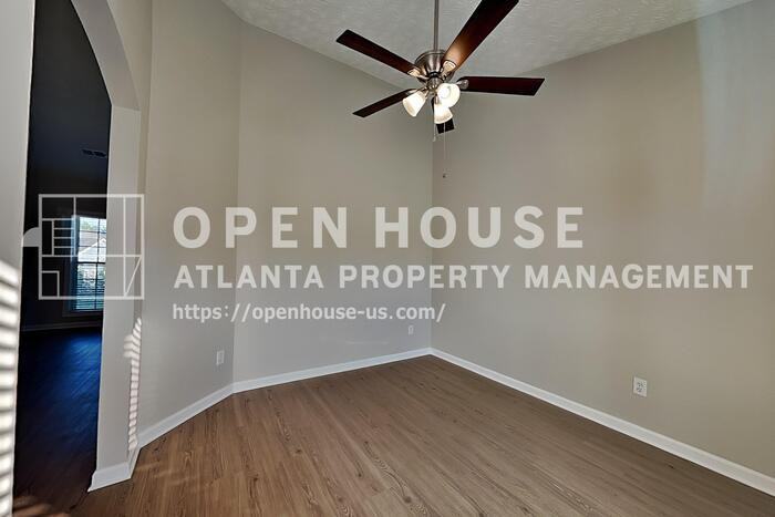 845 Clairidge Ln - Photo 7 of 22
