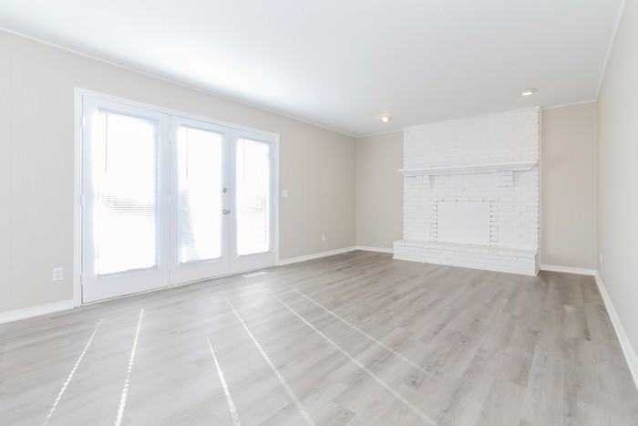 6879 Windwood Dr - Photo 2 of 10