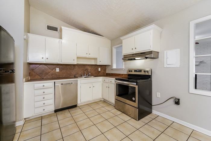 514 Bellevue St - Photo 5 of 12