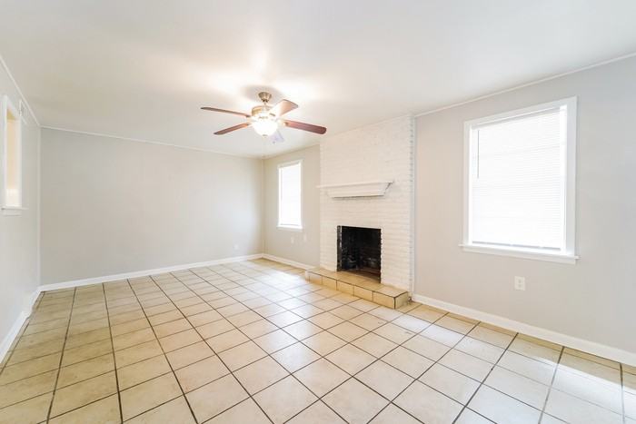 514 Bellevue St - Photo 6 of 12
