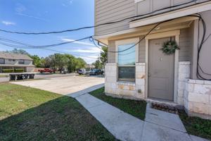 featured image of 2212 Creekside Ln #C