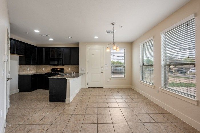 2212 Creekside Ln #C - Photo 2 of 16