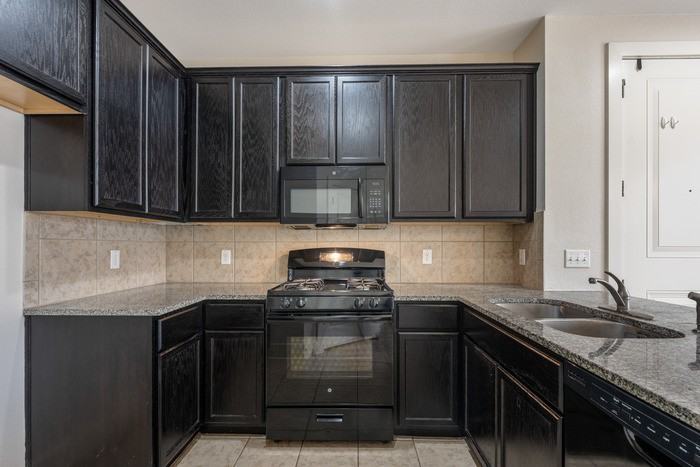 2212 Creekside Ln #C - Photo 5 of 16