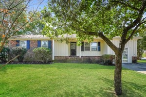 featured image of 2600 Larkspur Dr