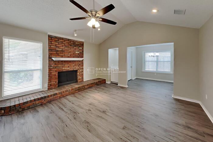 2250 Arbor Creek Dr - Photo 4 of 23
