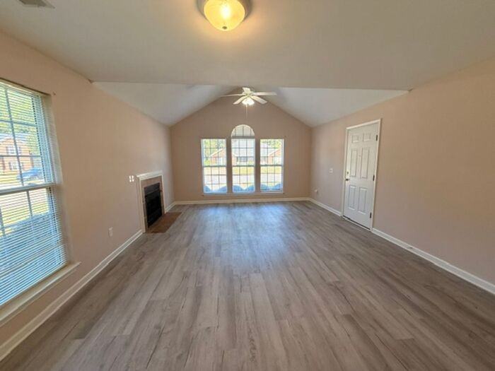 205 Ashley Ln #B - Photo 2 of 11