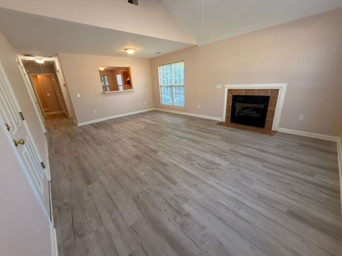 205 Ashley Ln #B - Photo 3 of 11