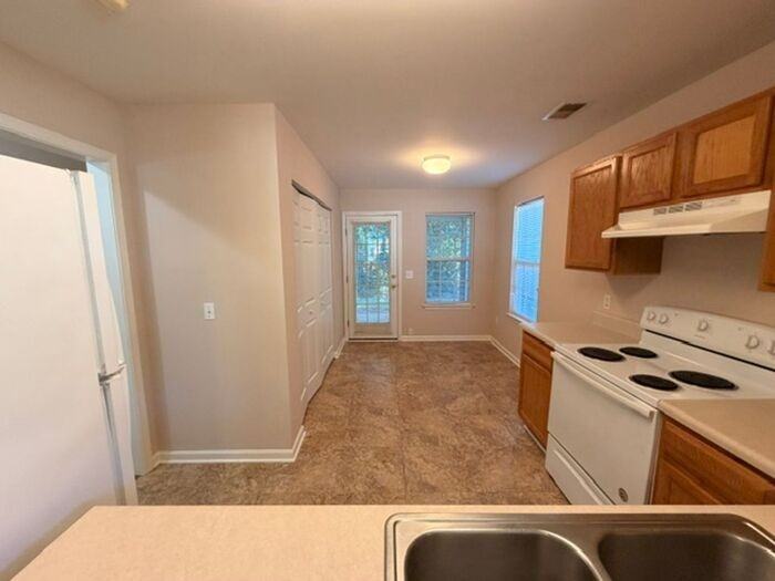 205 Ashley Ln #B - Photo 4 of 11