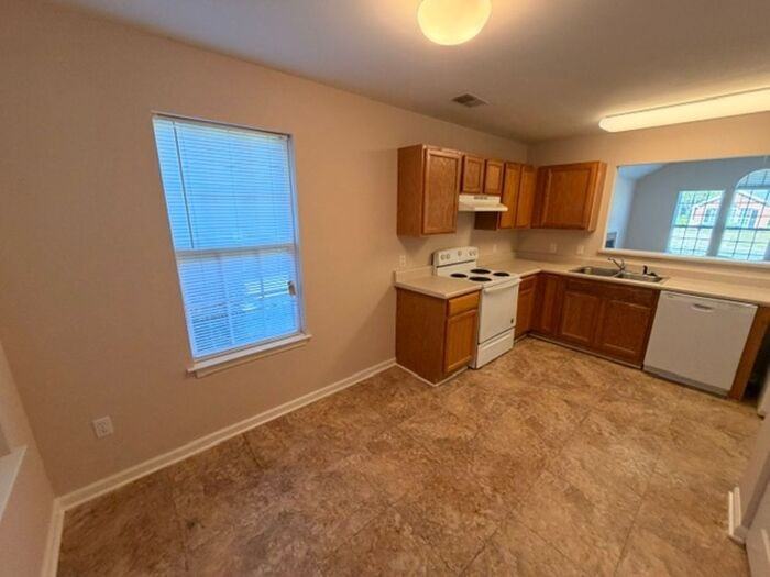 205 Ashley Ln #B - Photo 5 of 11