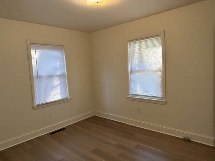329 Washington St - Photo 4 of 7