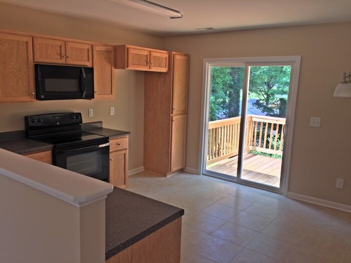 421 Echo Ave - Photo 2 of 9