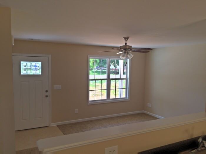 421 Echo Ave - Photo 6 of 9