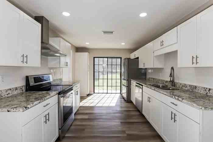 256 Connie Lee Ct - Photo 6 of 15