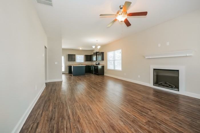 428 Pearl St - Photo 4 of 17