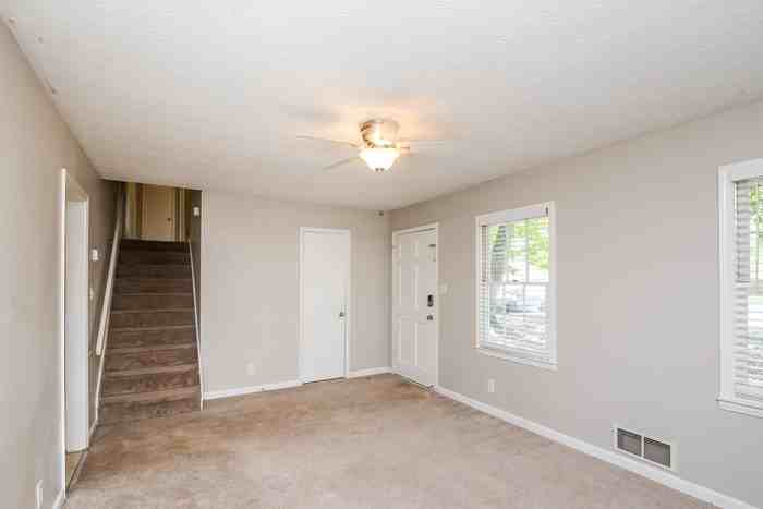 2412 Robin Ridge Dr - Photo 6 of 18