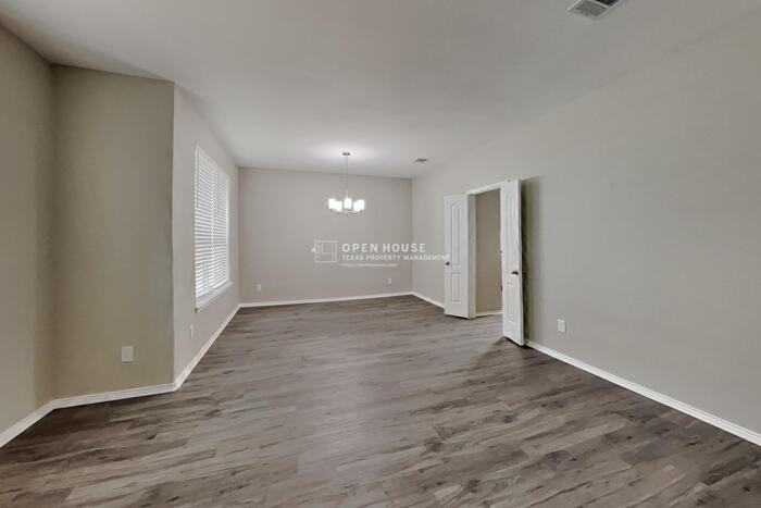 4710 Lincolnshire Dr - Photo 6 of 23