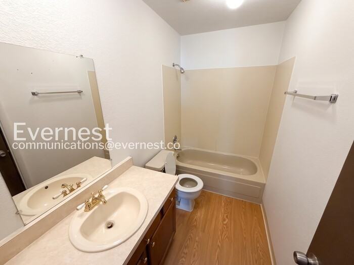 1220 Benton St - Photo 7 of 18