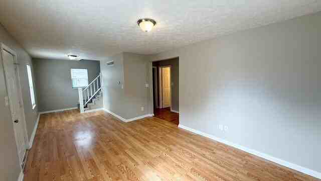 1022 W 31st St - Photo 3 of 11